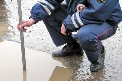 На перепутье ивановских дорог: за яму автолюбитель взыскал с мэрии 14 700 рублей, но за экспертизу заплатил 24 тысячи