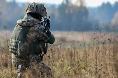 На Донбассе в результате вражеских обстрелов погиб украинский военный