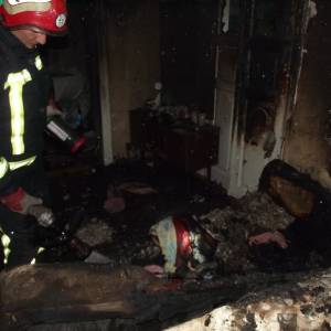 В Приморске во время пожара в доме погиб мужчина. Фотофакт