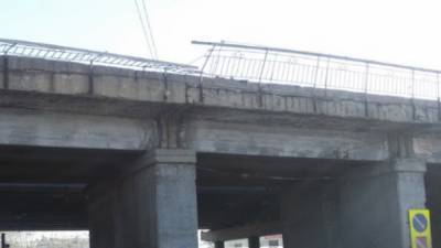 Авария с автобусом и трактором произошла на мосту в Челябинске