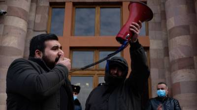 Армянские оппозиционеры предложили сделку Пашиняну