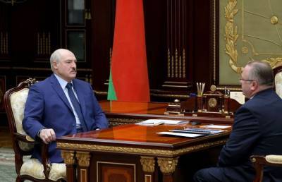 Лукашенко предложил рассмотреть вопрос о введении ответственности за получение зарплат в конвертах