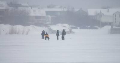 В Калининградской области за сутки несколько рыбаков провалились под тонкий лёд