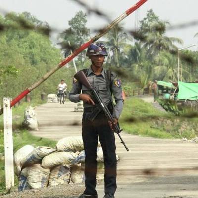 В Мьянме полиция начала стрелять боевыми патронами на акциях протеста