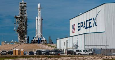 SpaceX в последний момент свернула запуск ракеты с интернет-спутниками Starlink