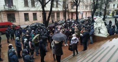 В "красных" Черновцах предприниматели вышли на протест: фото, видео (6 фото)