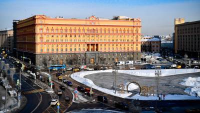 В Кремле не стали комментировать ситуацию с памятником на Лубянке в Москве