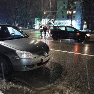 Из-за пьяного пешехода в Киеве столкнулись пять автомобилей