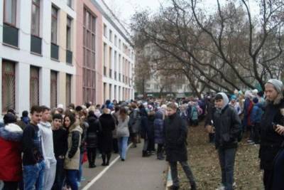 В Донецке из всех школ эвакуировали детей из-за сообщения о минировании