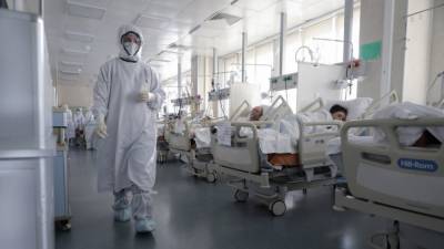 Минимальное с 16 ноября число смертей среди пациентов с COVID-19 за сутки зафиксировали в РФ