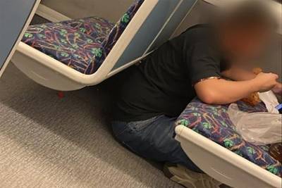 Пассажир поезда использовал кресло не по назначению и возмутил попутчиков