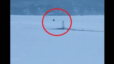 В Токаревский маяк во Владивостоке едва не врезался мотопланерист