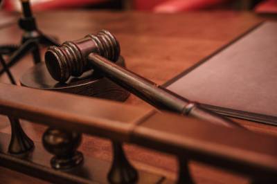 Юристы прокомментировали 15-миллионный штраф URA.RU за публикацию об экс-прокуроре