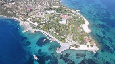 Известный как "Мальдивы Эгейского моря" остров выставили на продажу