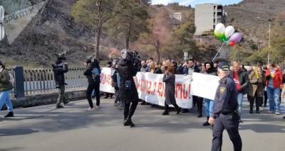 У резиденции Бидзины Иванишвили прошла новая акция протеста - видео