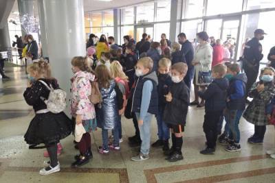 Эвакуирована школа №20 в Донецке Ростовской области