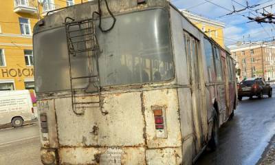 В Петрозаводске ребенка зажало в дверях троллейбуса