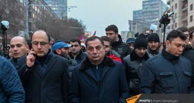 "Объединимся вокруг Армянской армии": партия Сержа Саргсяна созывает граждан на митинг