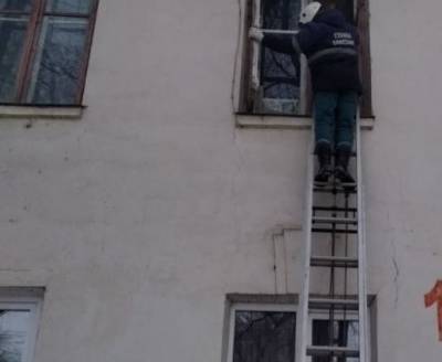 Ульяновские спасатели предотвратили пожар в одной из квартир областного центра