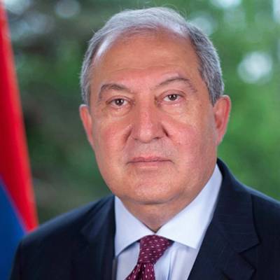 Саркисян назвал «неадекватной» реакцию Пашиняна на ситуацию вокруг начальника Генштаба ВС Армении