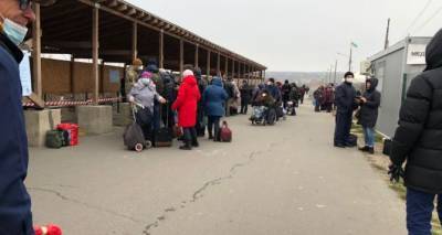 На КПВВ у Станицы Луганской пассажиропоток за неделю увеличился на 15%. У Еленовки без изменений