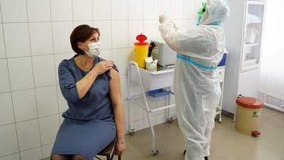 На Украине медики заявили о провале массовой вакцинации от коронавируса