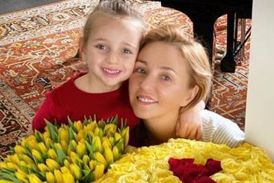 Татьяна Навка показала, как их с Дмитрием Песковым дочь поет на английском