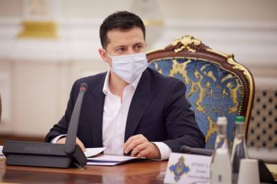 Зеленский утвердил санкции против силовиков-предателей