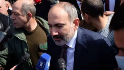 Президент и премьер Армении обсудили обстановку в стране
