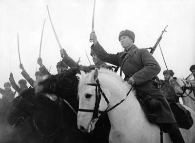 Устаревший род войск: как кавалерия спасла Красную Армию от разгрома