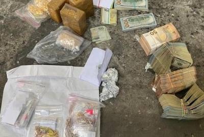 Украинские дипломаты наладили контрабанду за границу валюты, золота и сигарет