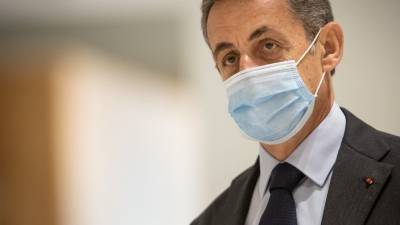 Суд Парижа приговорил экс-президента Саркози к реальному сроку