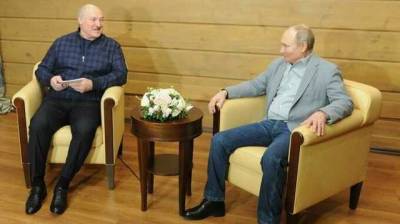 Лукашенко фактически загнан в угол и вынужден сдать Путину Беларусь