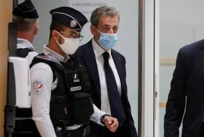 Суд приговорил экс-президента Франции Николя Саркози к 3 годам лишения свободы