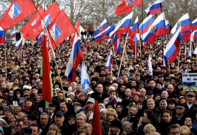 В Москве призвали жителей Крыма выходить на массовые акции...