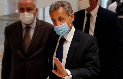 Экс-президент Франции Николя Саркози получил три года по обвинению в коррупции