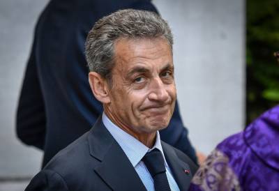 Признали виновным в коррупции: Саркози приговорили к 3 годам за решеткой