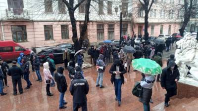 "Мы хотим работать": украинцы взбунтовались против новых карантинных ограничений, кадры