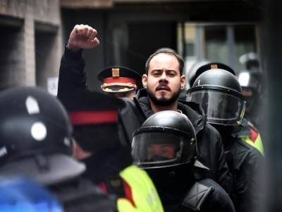 Пабло Асель - Рэперу, арест которого спровоцировал беспорядки в Испании, грозит еще до 5 лет тюрьмы - unn.com.ua - Киев - Испания