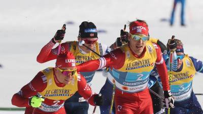 «В Норвегии так не принято»: как соперники обвинили Большунова в неуважении к Ретивых на ЧМ по лыжным гонкам