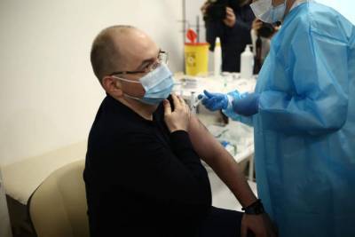 Степанов объяснил, почему медики отказываются делать COVID-прививку