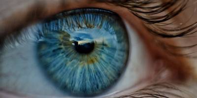 Можно ли носить цветные линзы: насколько это безопасно для глаз