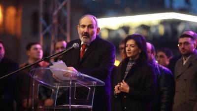Пашинян не исключил переход к полупрезидентской форме правления в Армении
