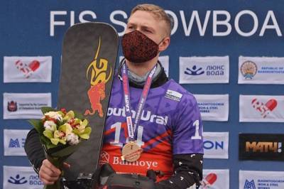 Сноубордист Логинов завоевал золото в параллельном гигантском слаломе на ЧМ