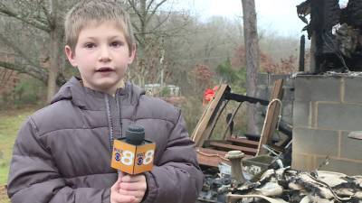 Отважный 7-летний мальчик спас младшую сестру из пожара, уничтожившего дом его семьи