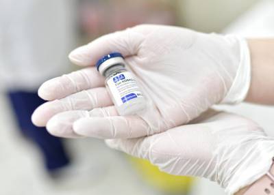 Словакия получила первую партию вакцины "Спутник V"