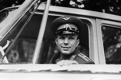 Водитель Гагарина раскрыл секретные поездки космонавта
