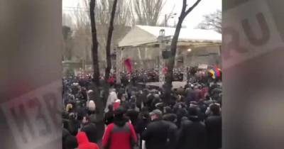 Без происшествий: митинг оппозиции в Ереване завершился