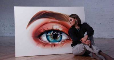 Украинка нарисовала картину профессиональной косметикой для макияжа: зафиксируют рекорд