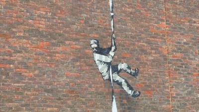 Новые граффити Banksy появились на стене тюрьмы